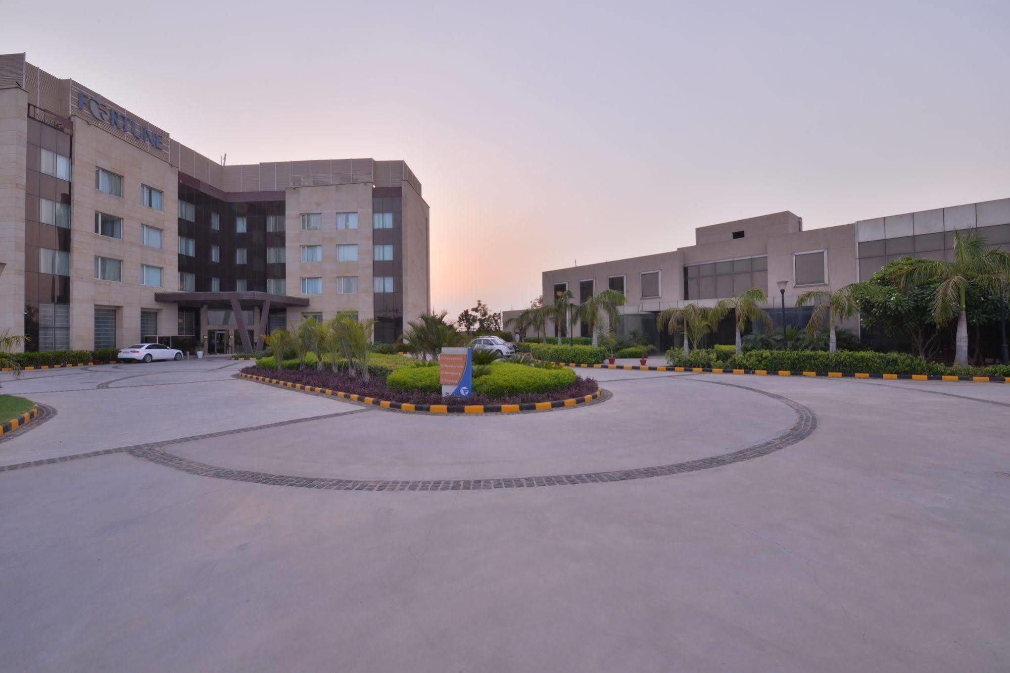 Fortune Park Orange, Sidhrawali, Gurugram - Member Itc Hotels' Group Bhiwadi Exterior photo